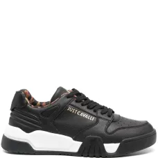 Кеды с тисненым логотипом