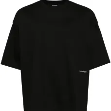 Футболка с вышитым логотипом