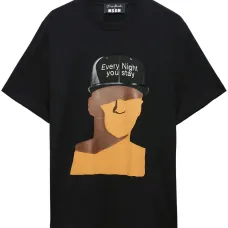 Футболка с графичным принтом Футболка с графичным принтом