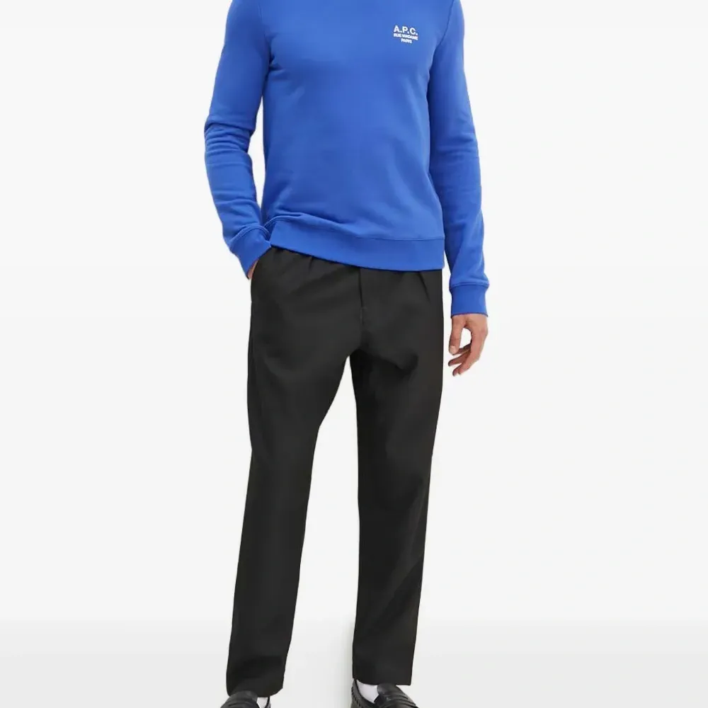 Толстовка с вышитым логотипом