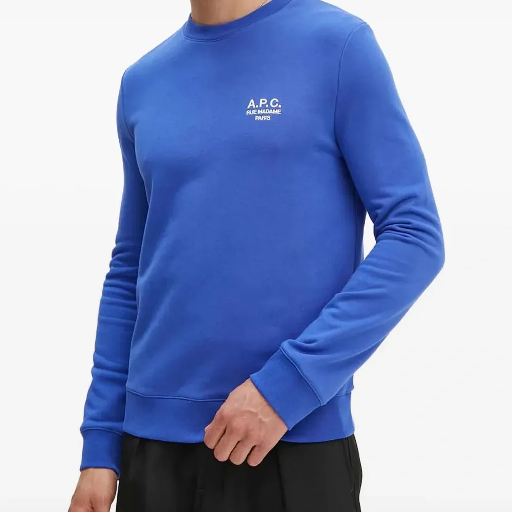 Толстовка с вышитым логотипом