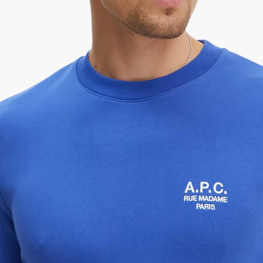 Толстовка с вышитым логотипом