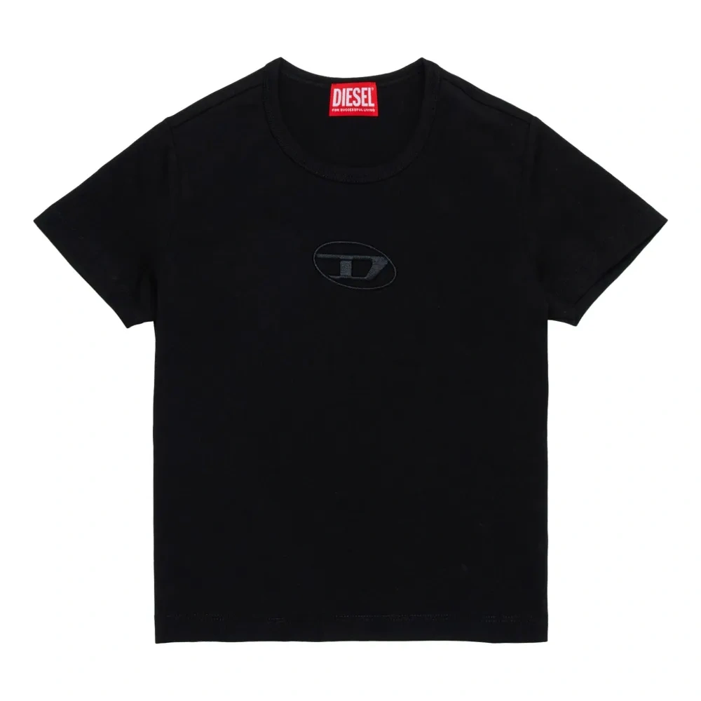 Футболка с вышитым логотипом