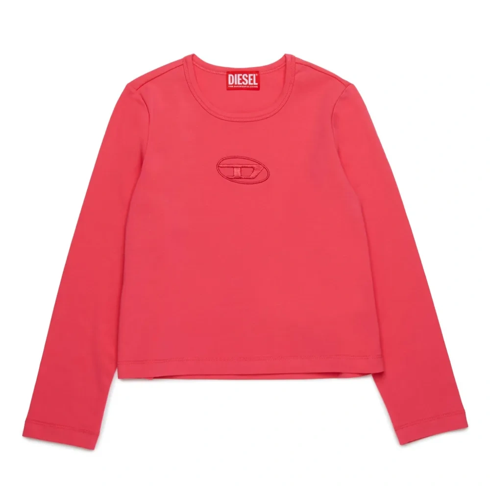 Футболка с вышитым логотипом