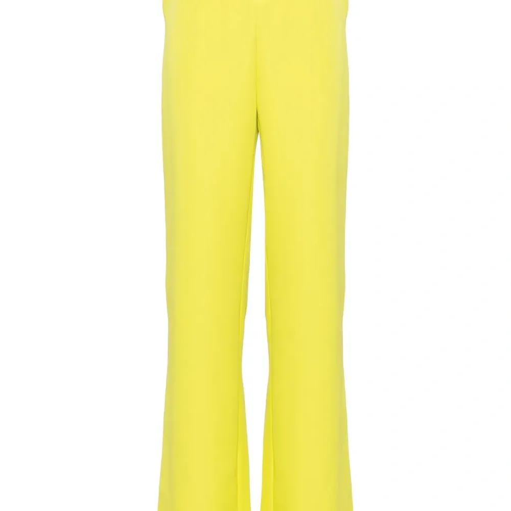 Прямые брюки с завышенной талией