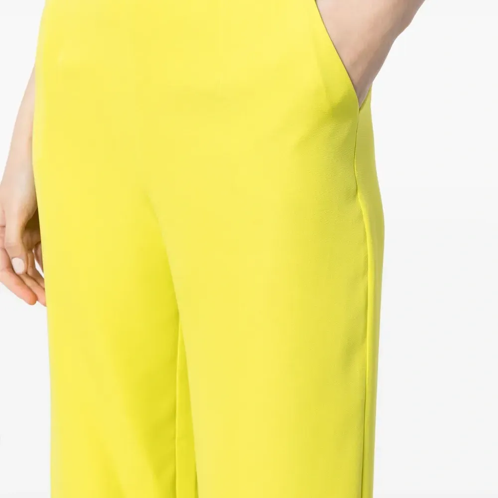 Прямые брюки с завышенной талией