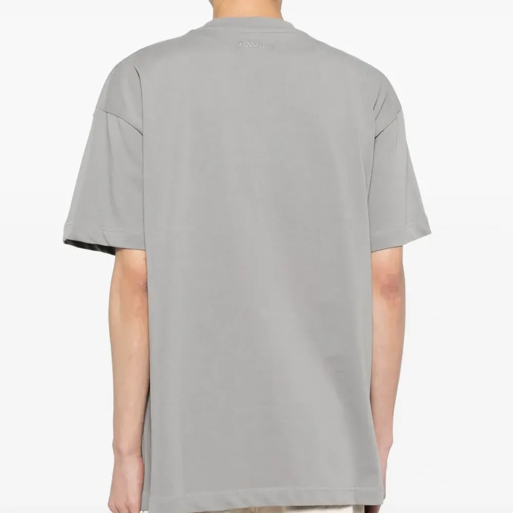 Футболка с логотипом