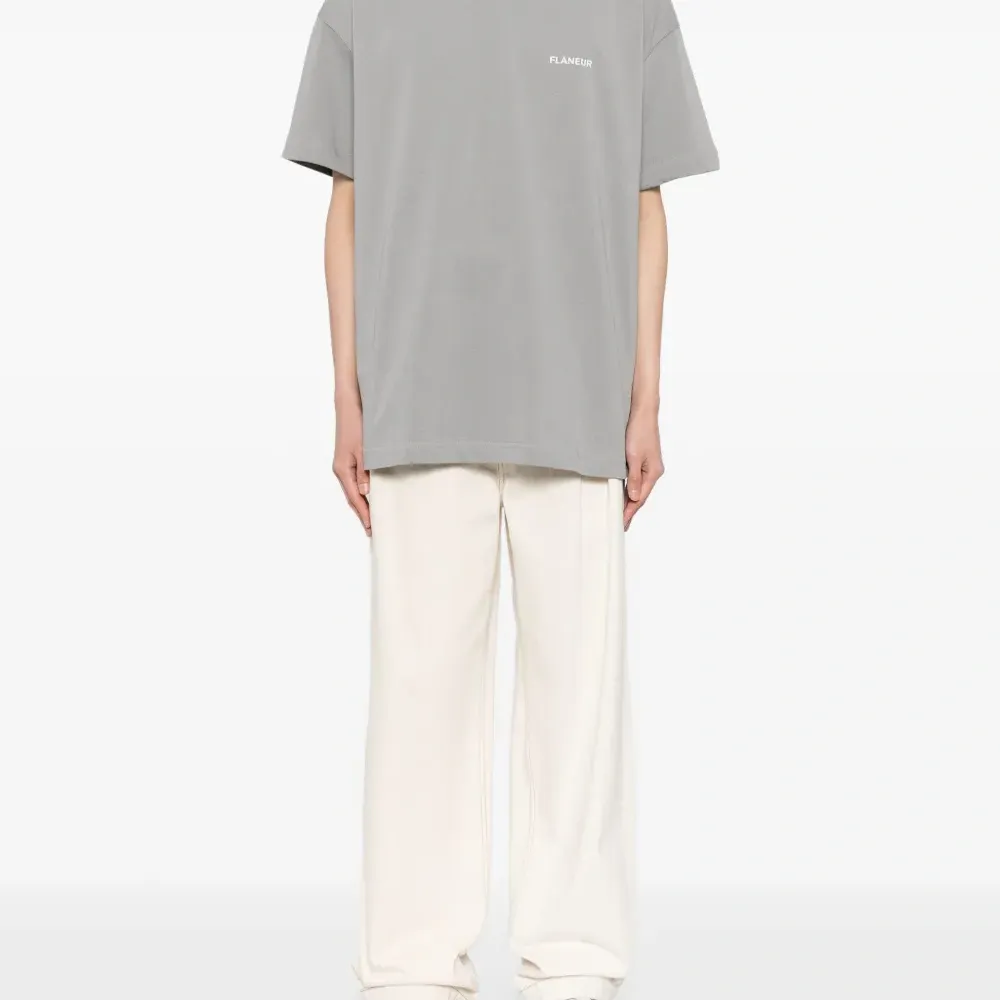 Футболка с логотипом