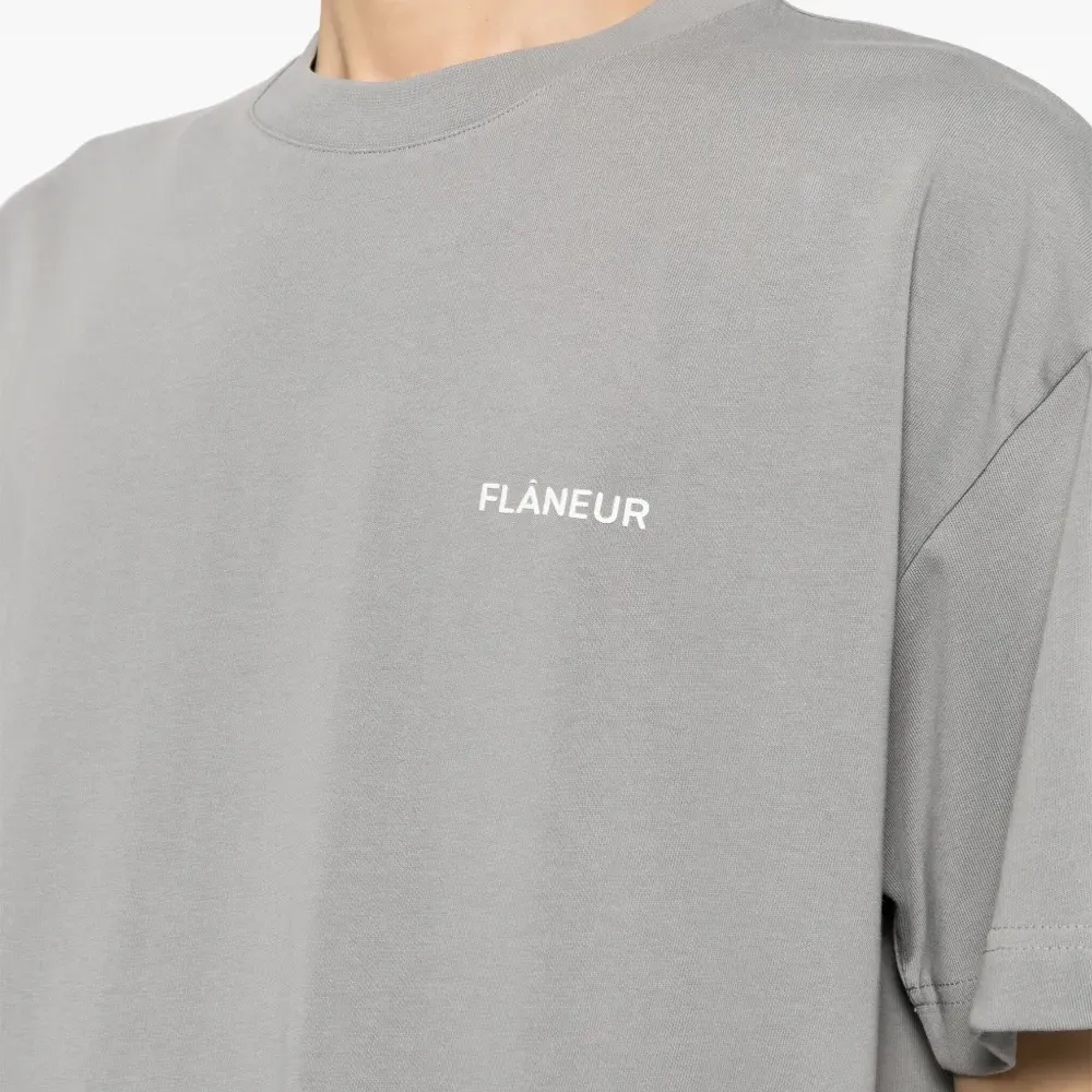 Футболка с логотипом