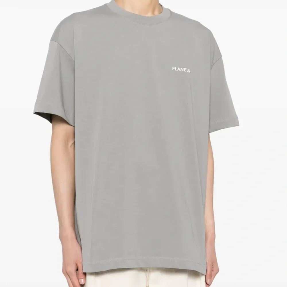 Футболка с логотипом