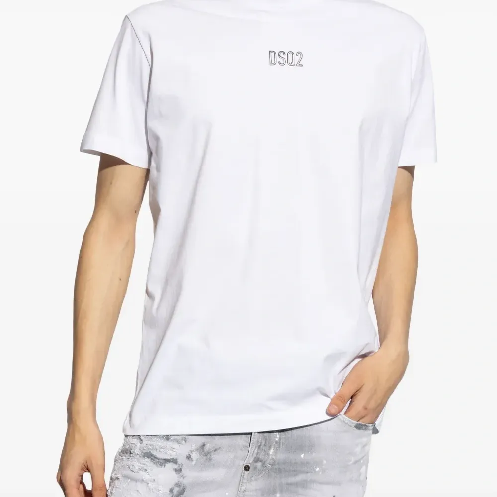 Футболка с логотипом