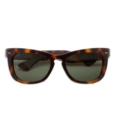 Солнцезащитные очки с геометричной оправой Солнцезащитные очки с геометричной оправой