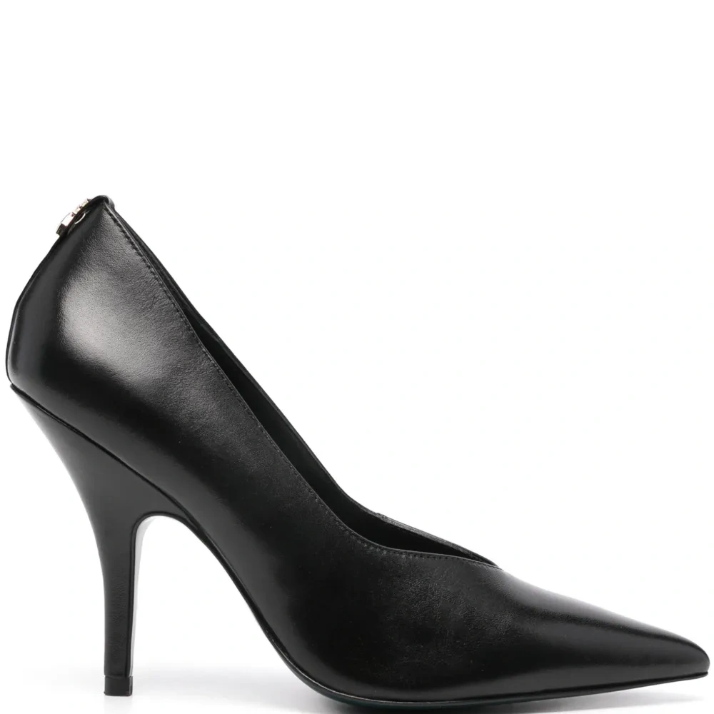 Декорированные туфли