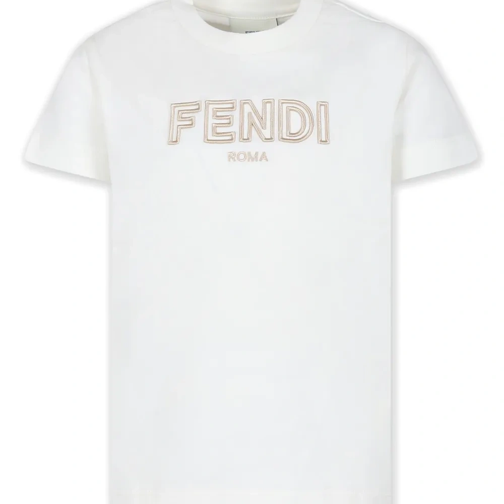 Футболка с вышитым логотипом