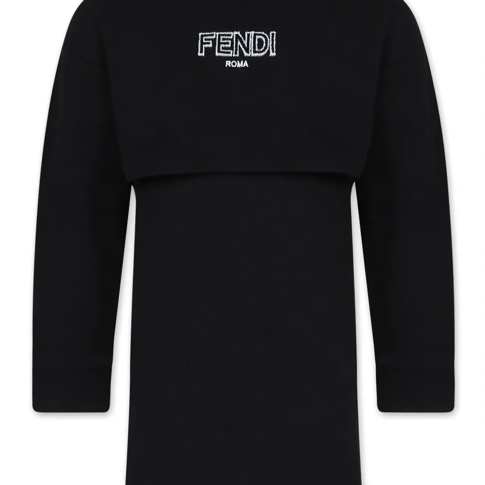 Платье с вышитым логотипом