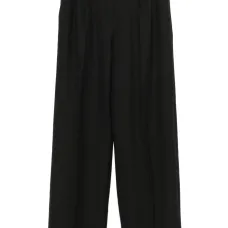 Брюки строгого кроя со складками