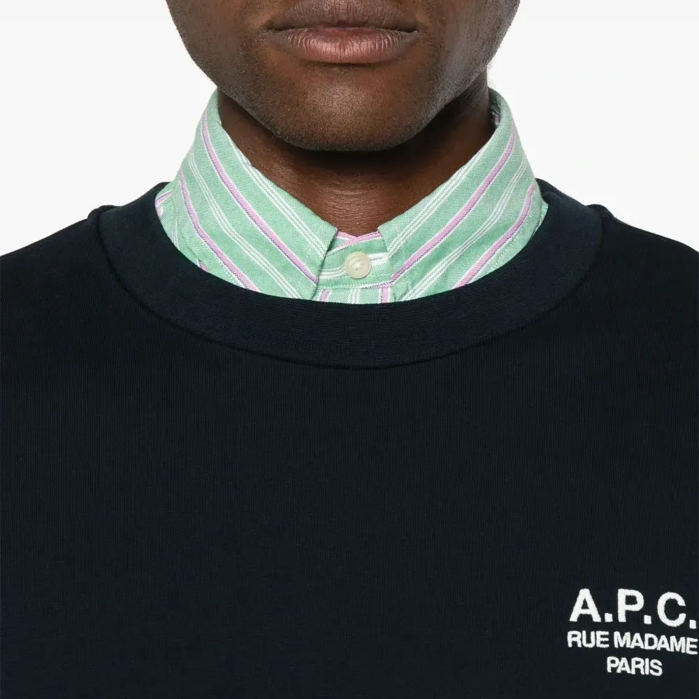 Толстовка с вышитым логотипом