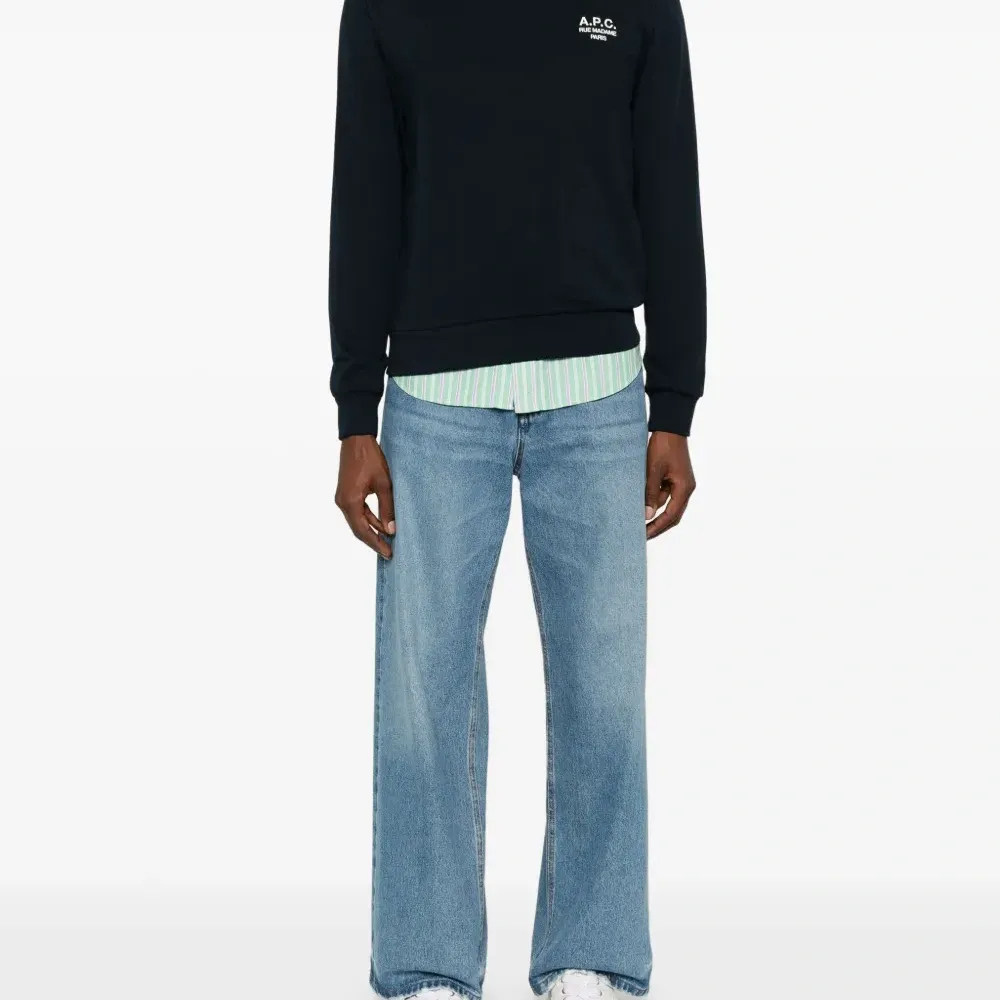 Толстовка с вышитым логотипом