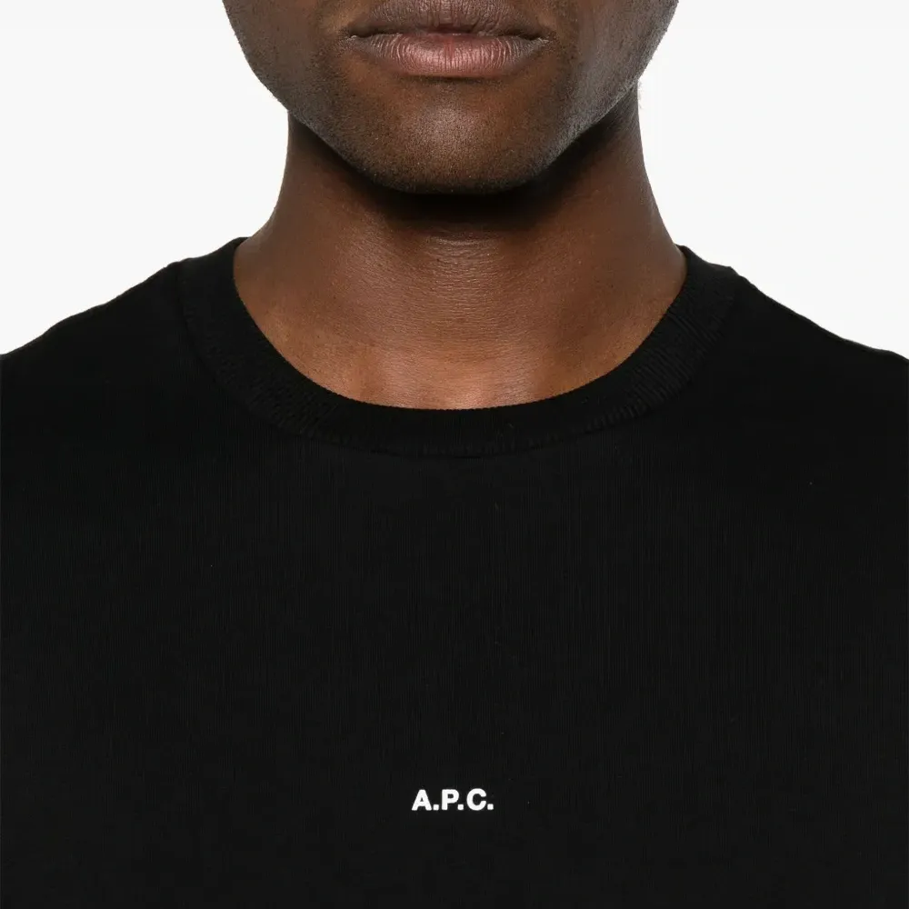 Футболка с логотипом