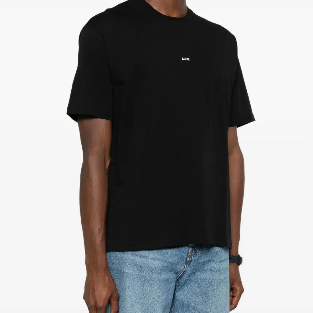 Футболка с логотипом