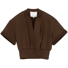 Футболка с V-образным вырезом