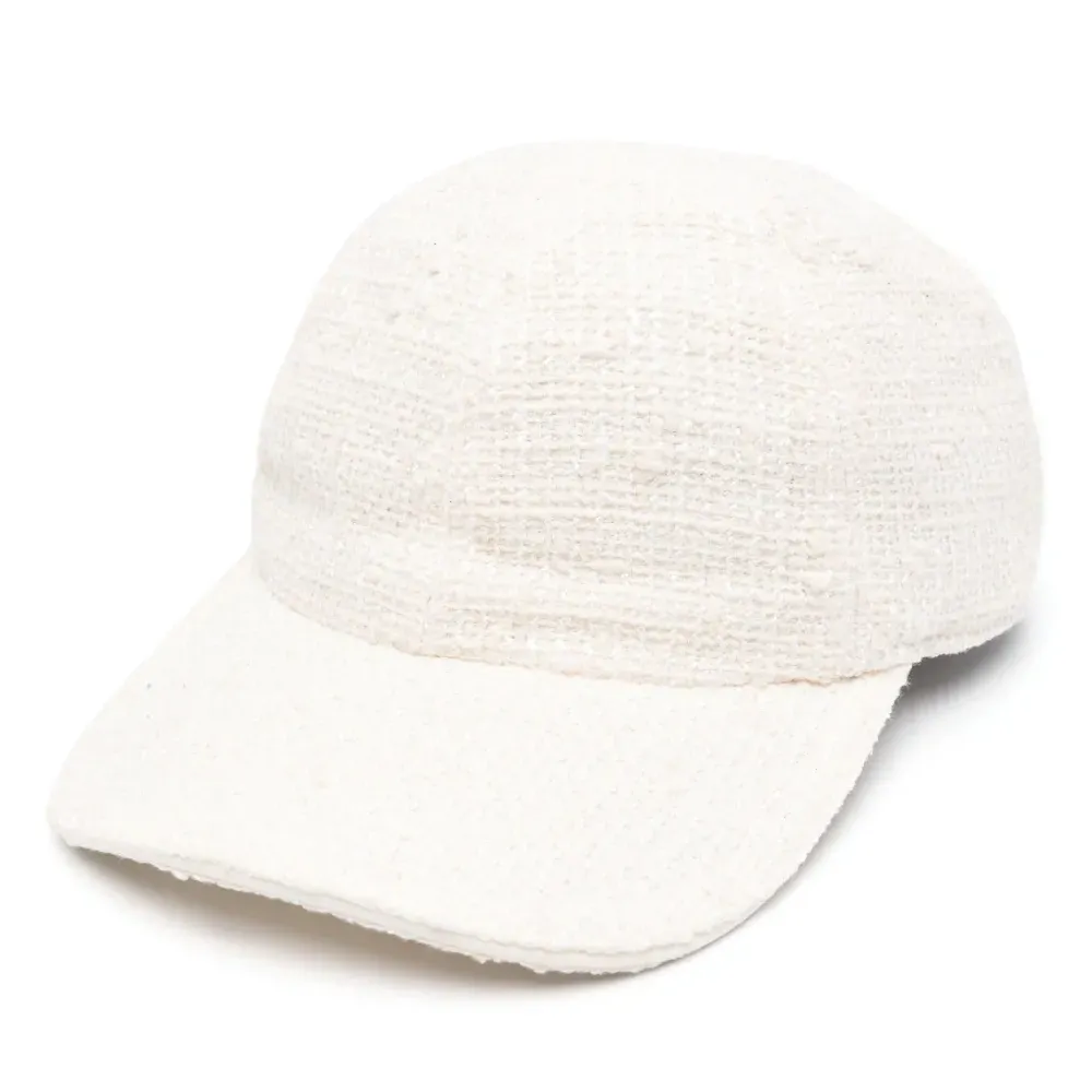 Бейсболка с вышитым логотипом