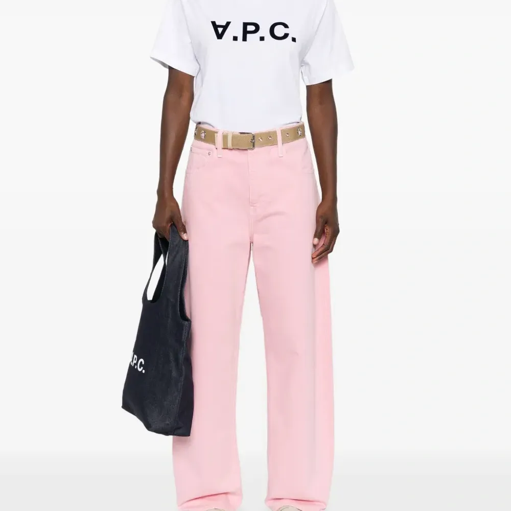 Футболка с фактурным логотипом