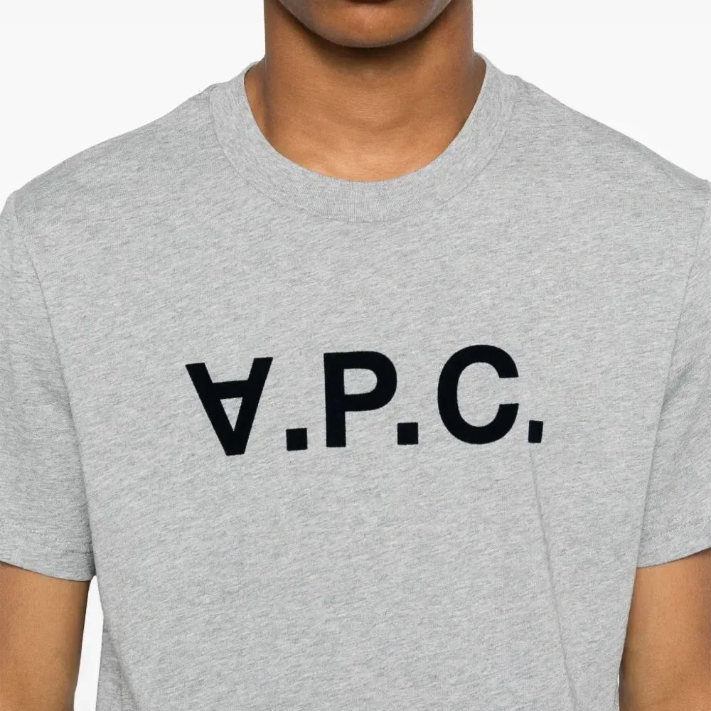 Футболка с логотипом