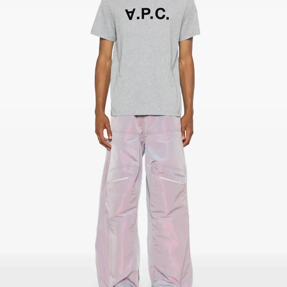 Футболка с логотипом