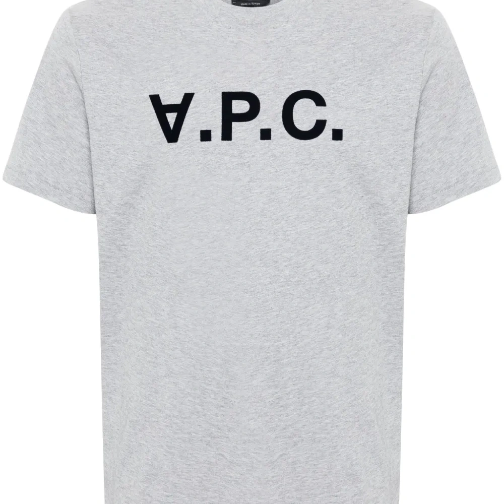 Футболка с логотипом