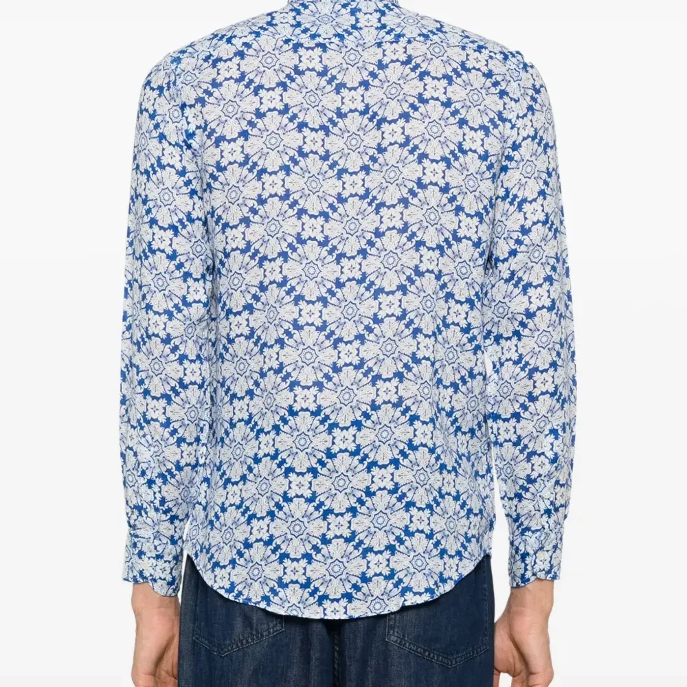 Льняная рубашка с цветочным принтом