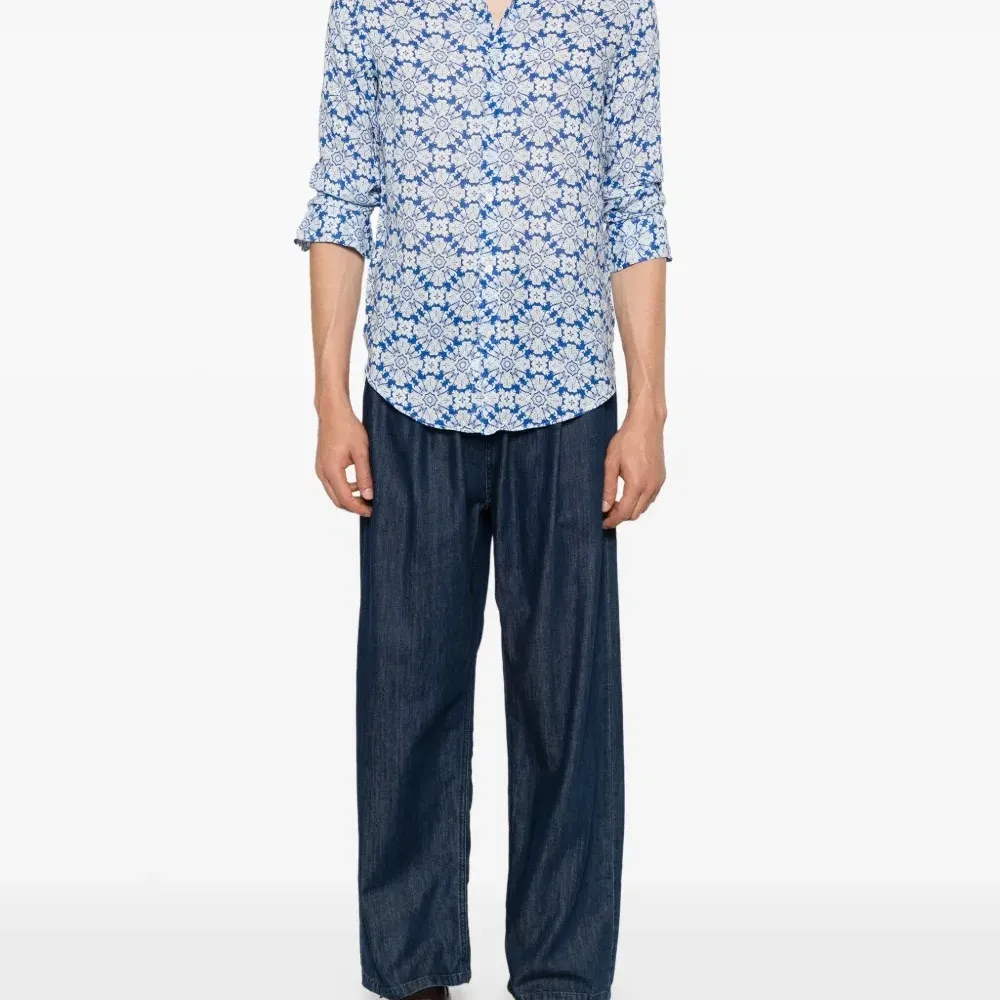 Льняная рубашка с цветочным принтом