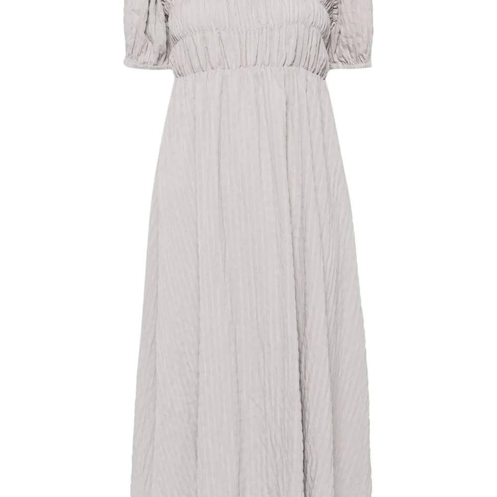 Платье миди с объемными рукавами