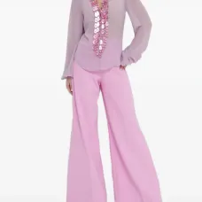 Блузка с V-образным вырезом, украшенная пайетками