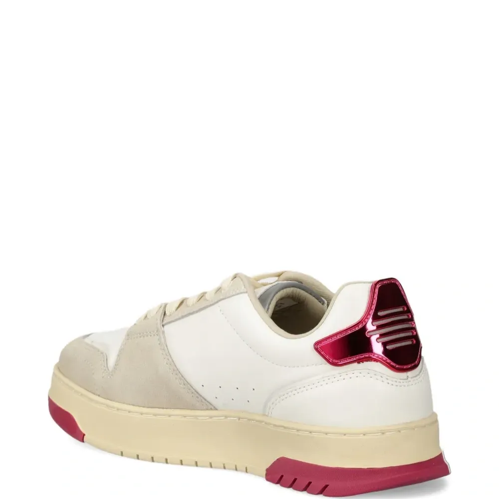 Кроссовки с комбинированными панелями и шнуровкой