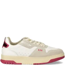 Кроссовки с комбинированными панелями и шнуровкой