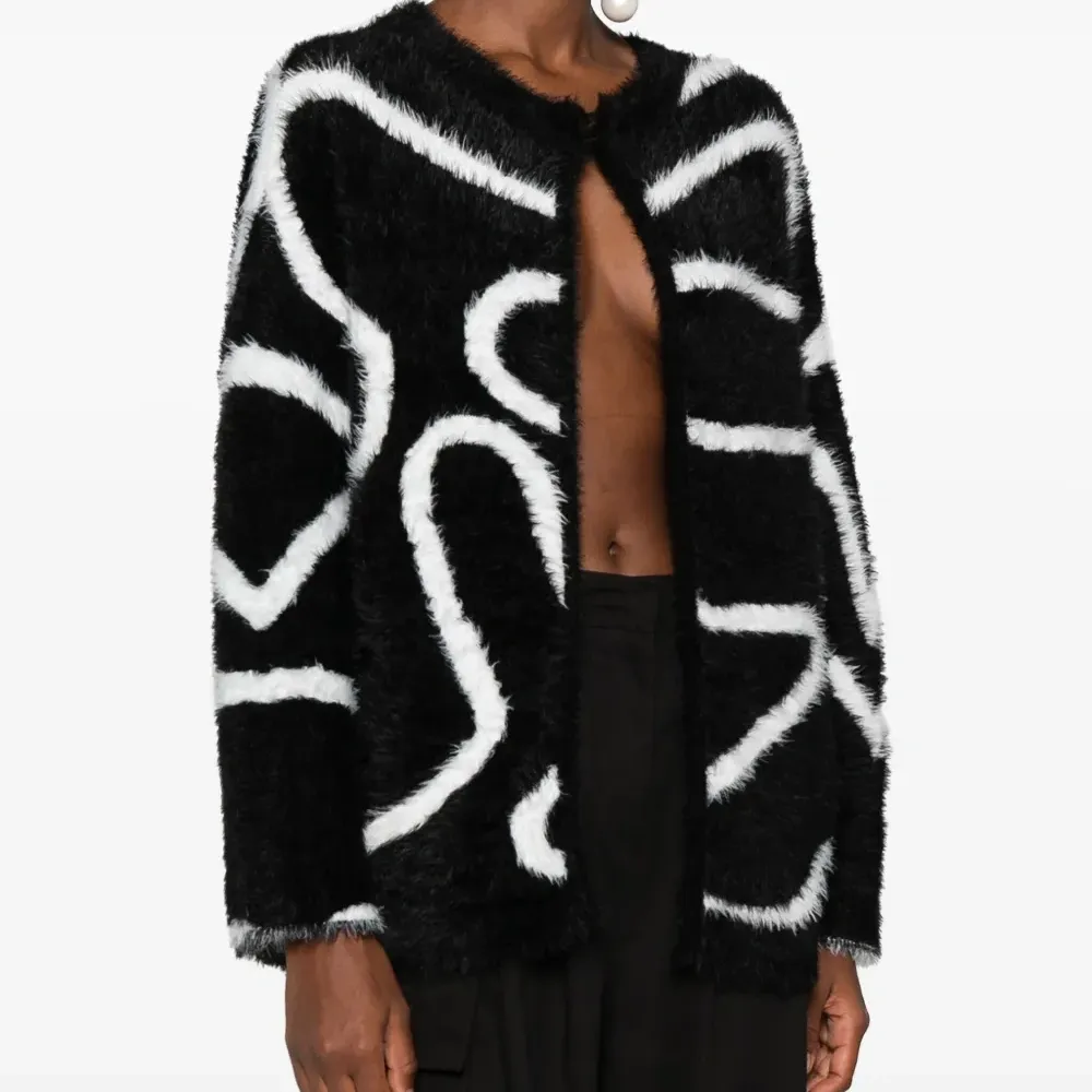 Кардиган вязки интарсия