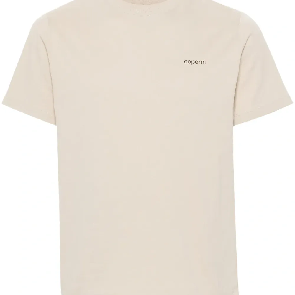 Футболка с логотипом