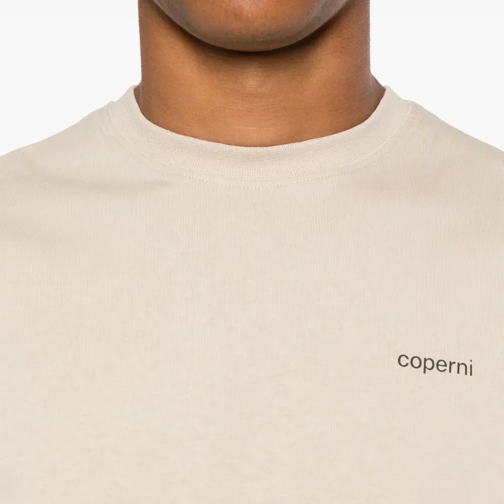 Футболка с логотипом