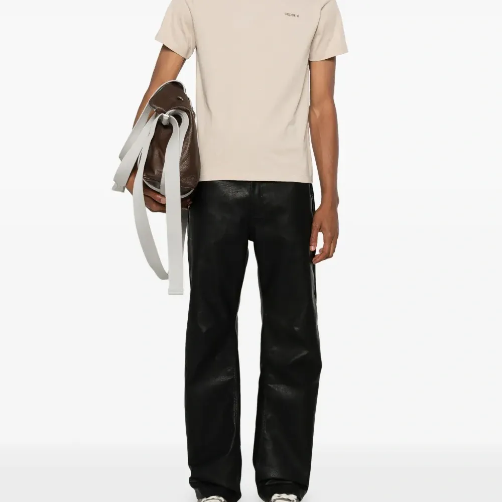 Футболка с логотипом