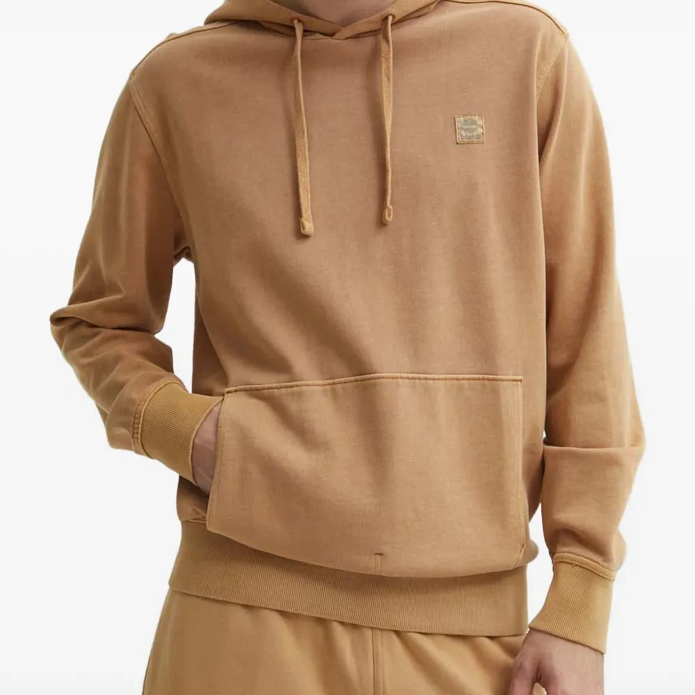 Худи с кулиской и нашивкой-логотипом