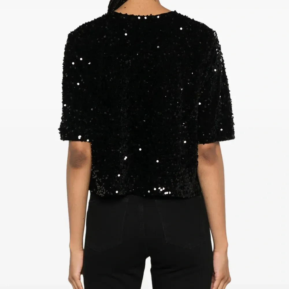 Бархатный топ с пайетками
