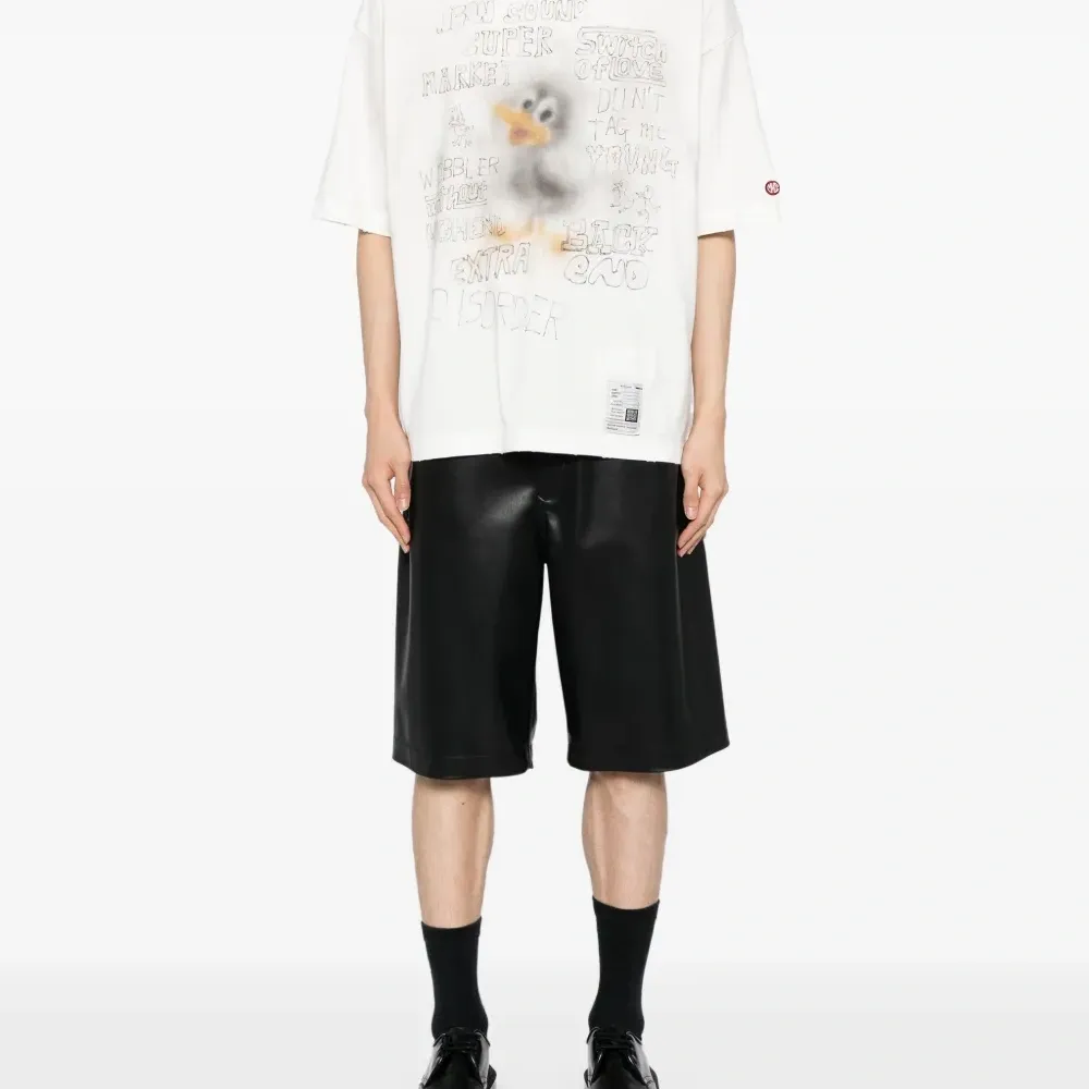 Футболка с эффектом потертости и принтом