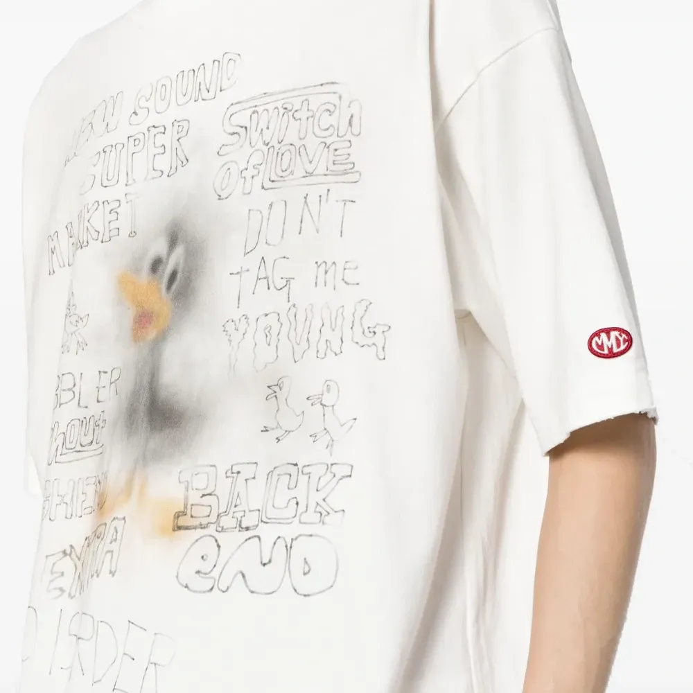 Футболка с эффектом потертости и принтом