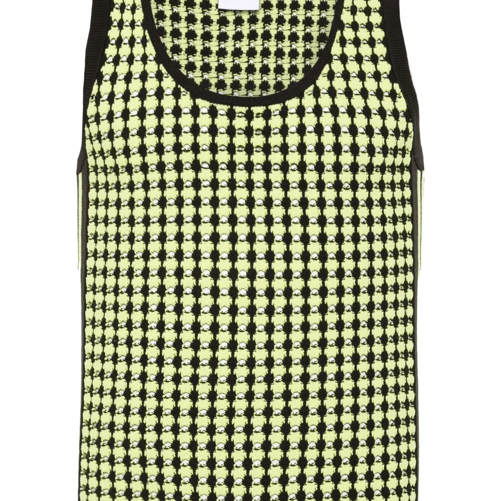 Топ в технике кроше в ломаную клетку