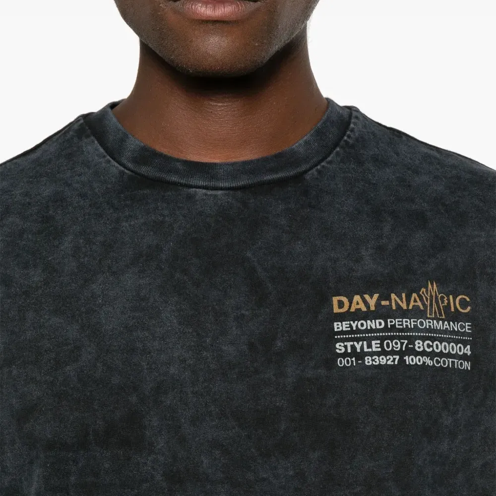 Футболка с логотипом