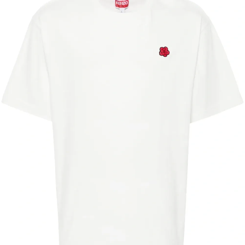 Футболка с нашивкой Boke Flower