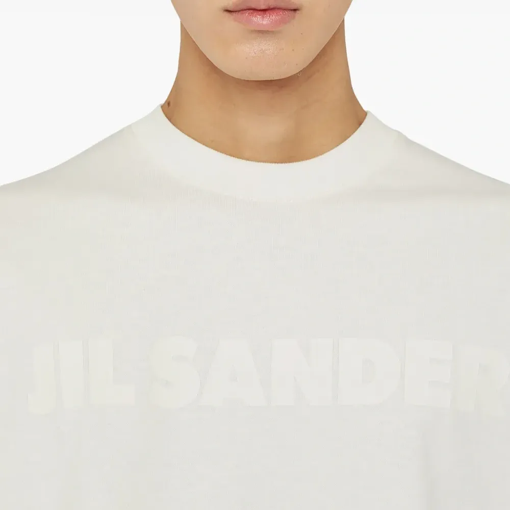 Футболка с логотипом