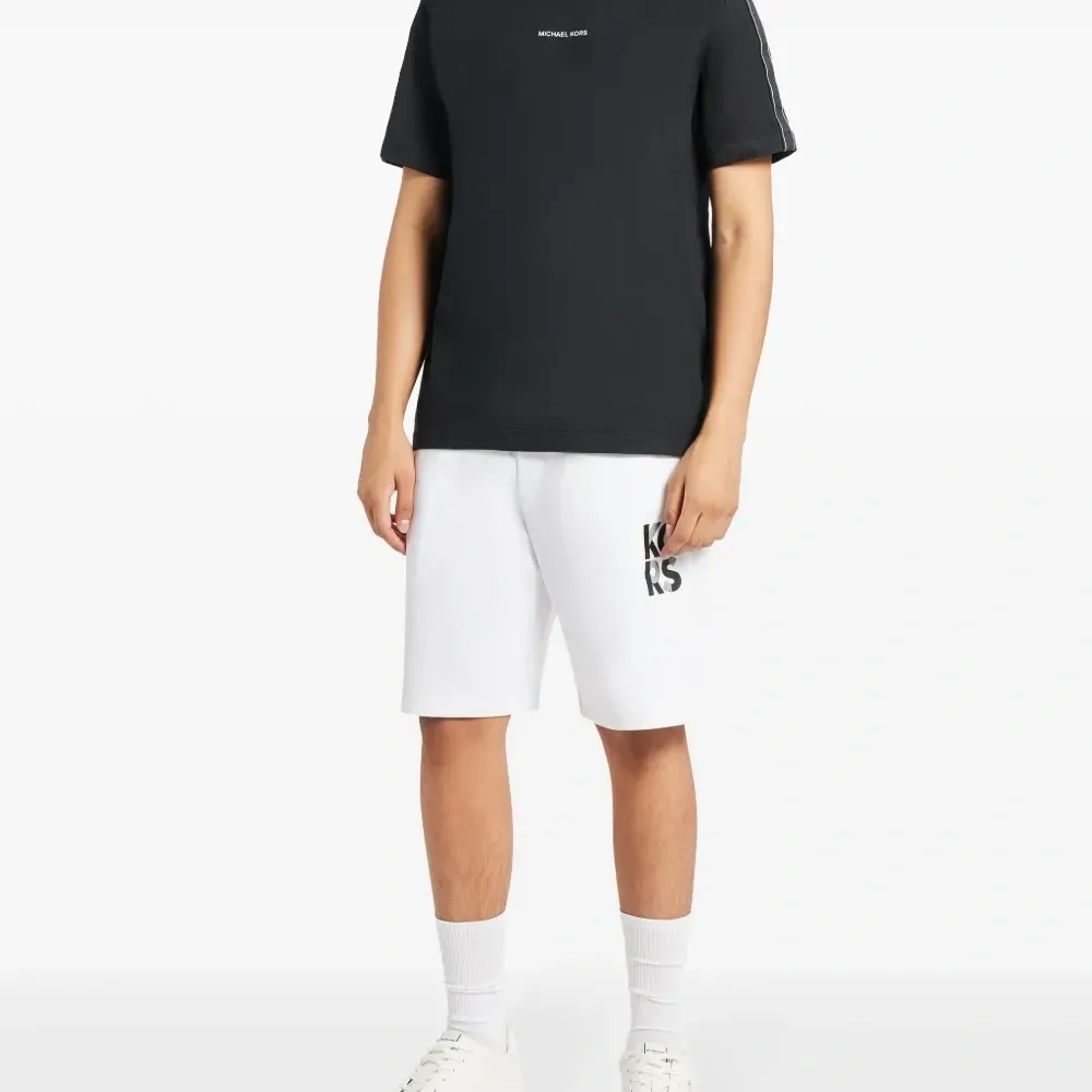 Футболка с логотипом Футболка с логотипом