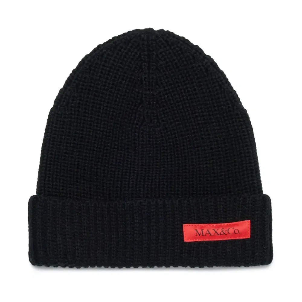 Шапка бини с нашивкой-логотипом Шапка бини с нашивкой-логотипом